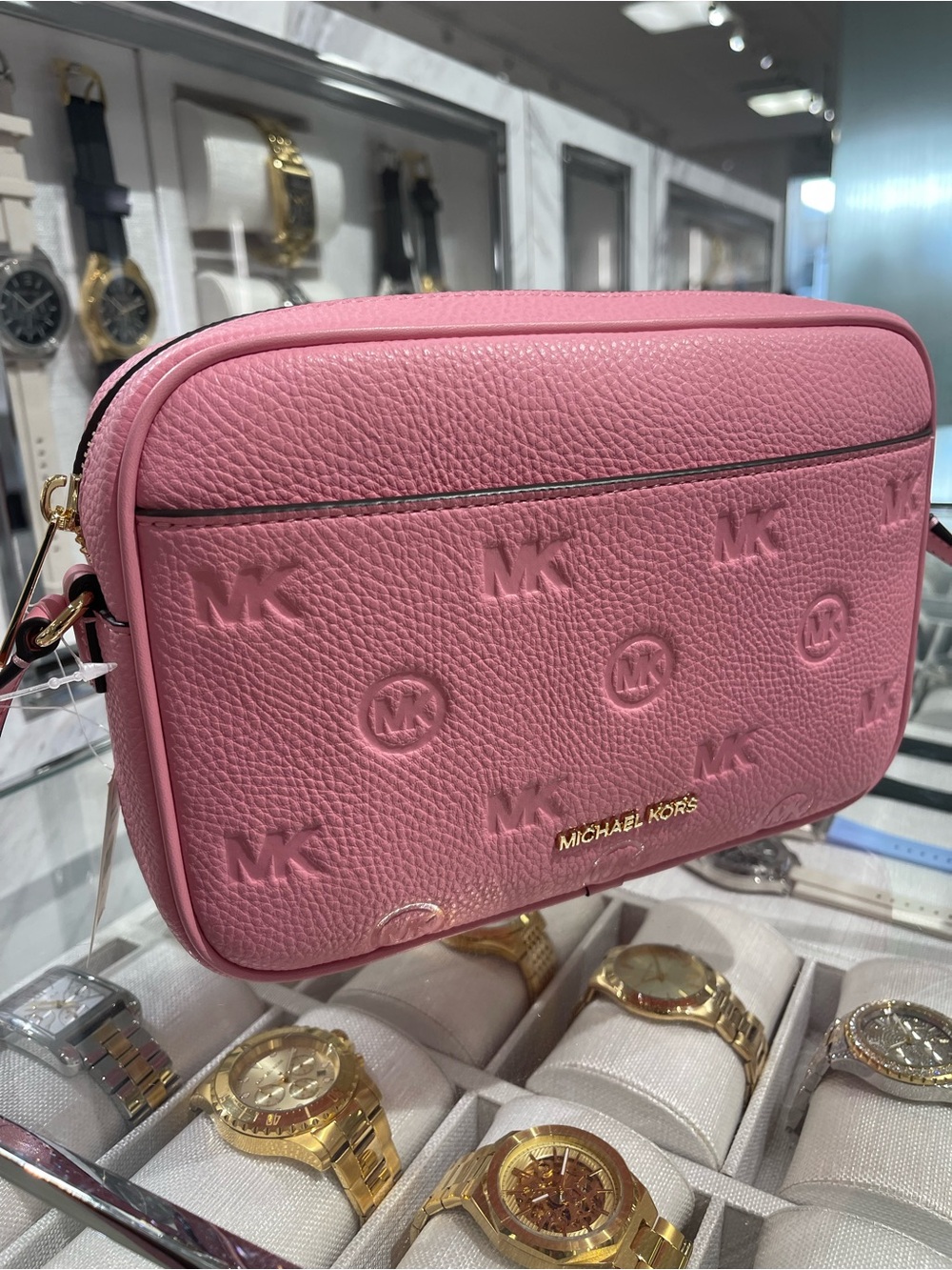 Michael Kors Jet Set Travel Lg Logo Debossed EW Camera Crossbody
Carnation
NWT - Picture 14 of 16